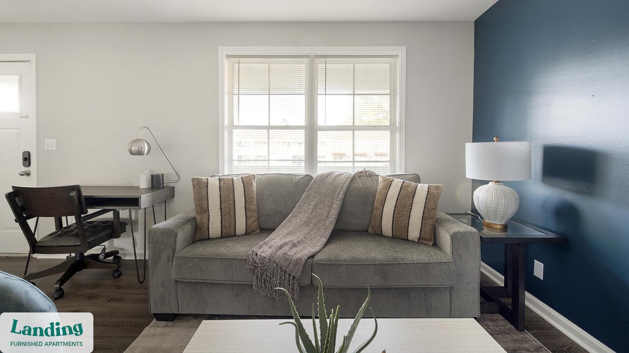 231 New Shackle Island Rd in Hendersonville, TN - Foto de edificio