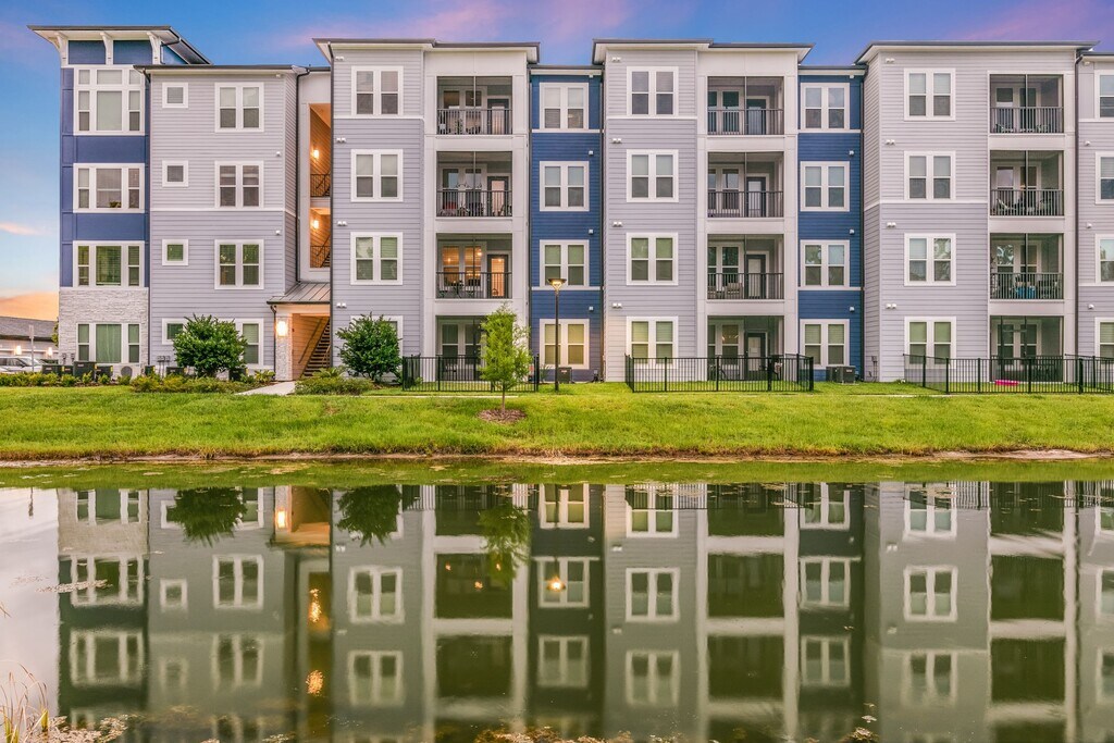 Integra Park at Oakleaf Apartments in Middleburg, FL