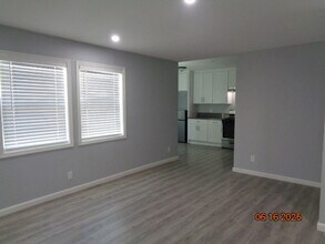 43524 7th St E in Lancaster, CA - Building Photo - Building Photo
