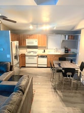 5655 W 2nd Ave in Lakewood, CO - Foto de edificio - Building Photo