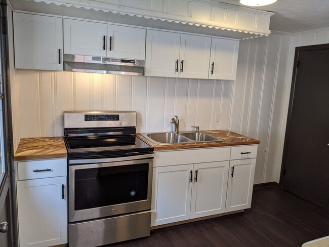 property at 3822 Redding Rd