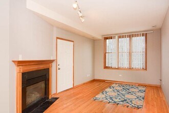 1445 W Cortez St, Unit J08P in Chicago, IL - Foto de edificio - Building Photo