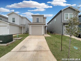 7611 Aston Cross in San Antonio, TX - Building Photo