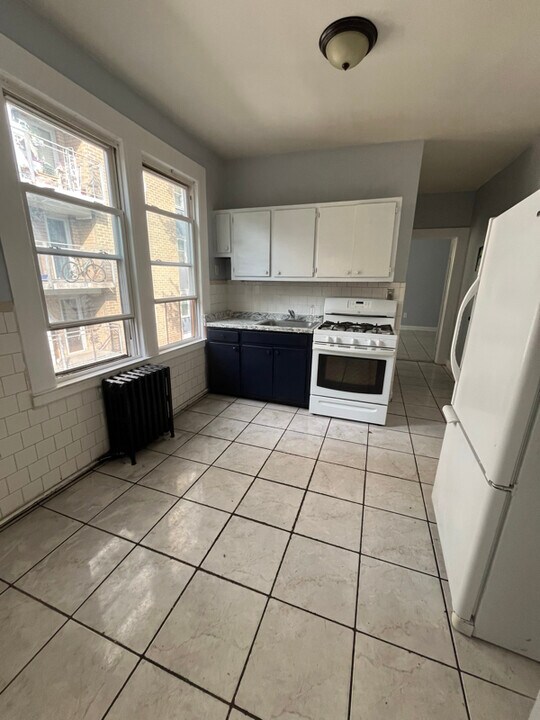 142 Dayton Pl in Newark, NJ - Building Photo