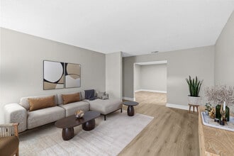 Skyland Pointe in Tuscaloosa, AL - Building Photo - Building Photo