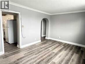 318 Dolph St S in Cambridge, ON - Building Photo - Building Photo