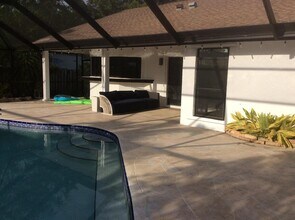 12305 Sawgrass Ct in Wellington, FL - Building Photo - Building Photo