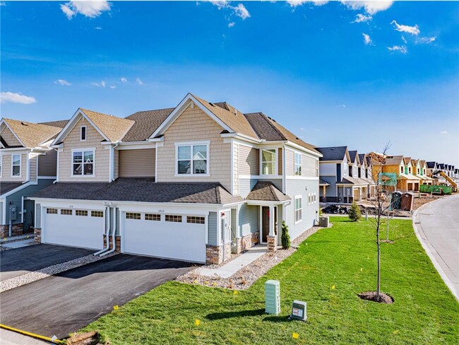 1920 Prospect Ln in Carver, MN - Foto de edificio - Building Photo