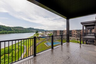 The Brooks in Oakmont, PA - Building Photo