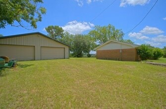 7618 TX-87 in Milam, TX - Building Photo - Building Photo