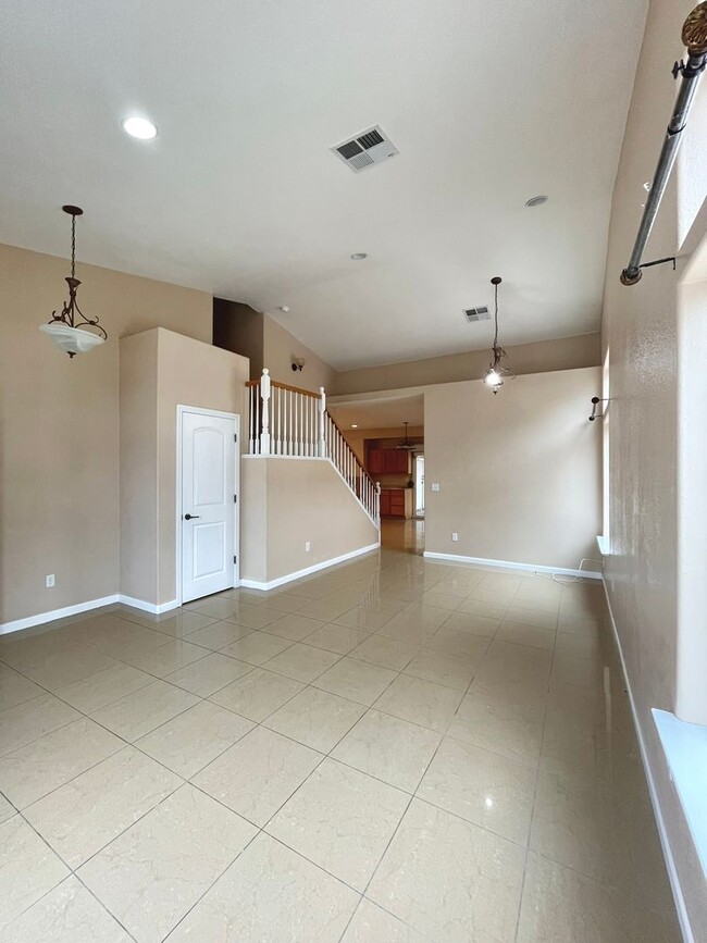 425 San Fernando St in Los Banos, CA - Building Photo - Building Photo