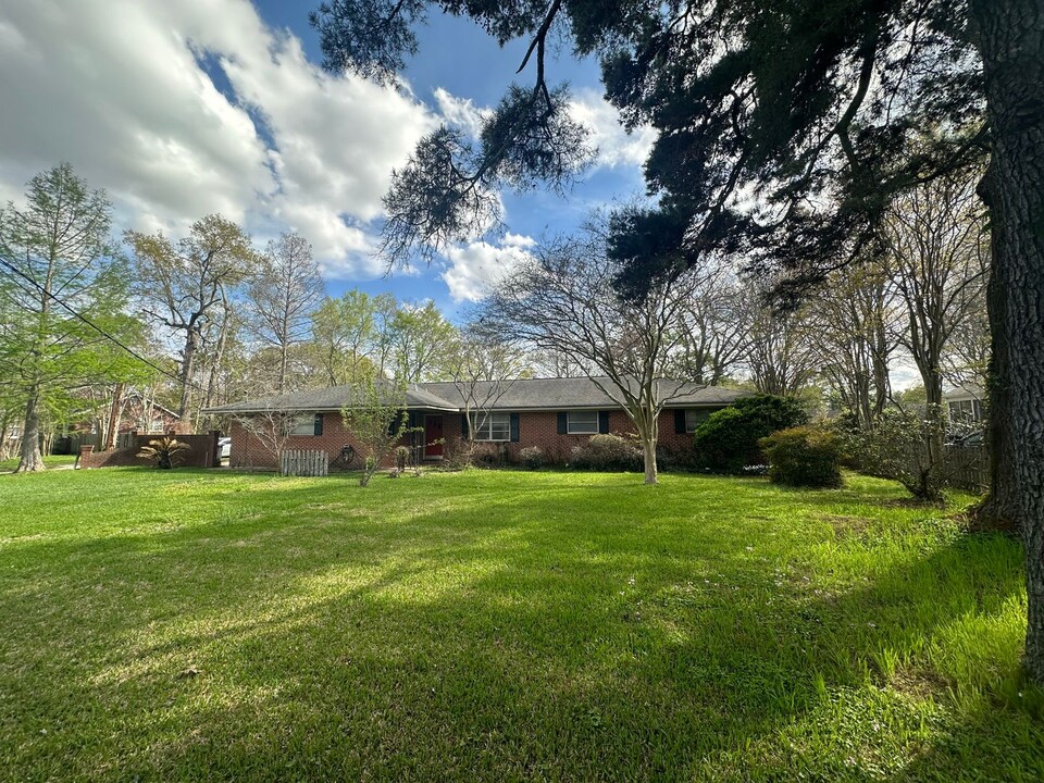 6166 Government St in Baton Rouge, LA - Foto de edificio