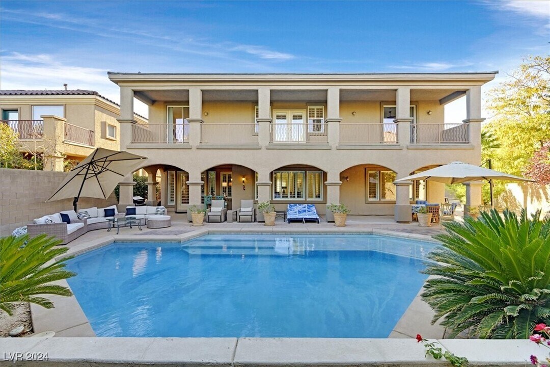 2738 Kingclaven Dr in Henderson, NV - Building Photo