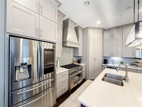 984 Memorial Walk SE in Atlanta, GA - Building Photo - Building Photo