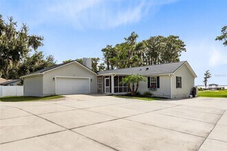 35211 Harbor Shores Rd in Leesburg, FL - Building Photo - Building Photo