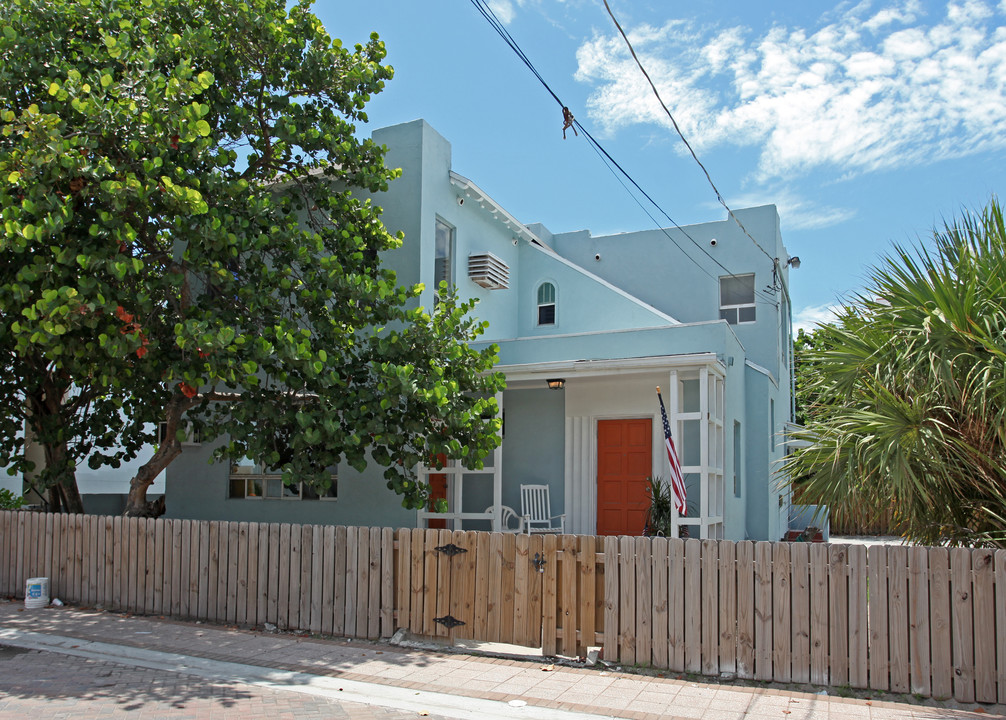 310 Polk St in Hollywood, FL - Building Photo