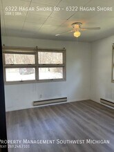6322 W Hagar Shore Rd in Coloma, MI - Foto de edificio - Building Photo