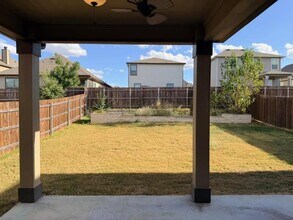 329 Los Cobos Ln in Georgetown, TX - Building Photo - Building Photo