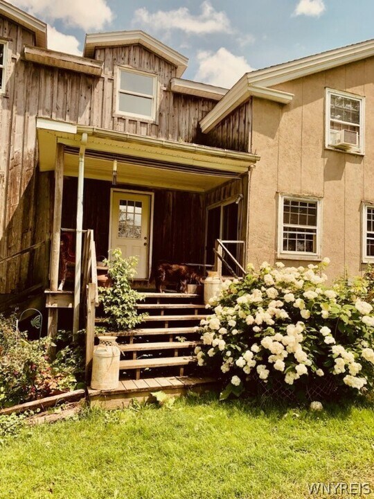 7356 Snyder Hill Rd in Cattaraugus, NY - Building Photo