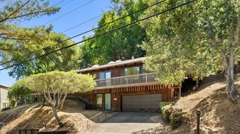 85 Woodside Dr in San Anselmo, CA - Building Photo