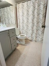 42 Coventry B in West Palm Beach, FL - Building Photo - Building Photo