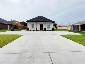 1502 Charles St in Mission, TX - Building Photo