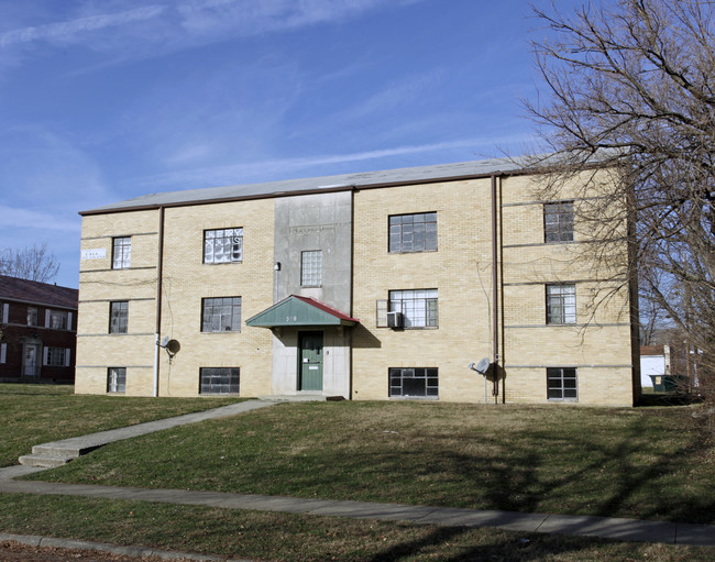 Norman Dee in Dayton, OH - Foto de edificio - Building Photo