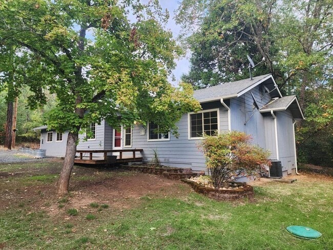 3401 Quartz Creek Rd in Merlin, OR - Building Photo - Building Photo
