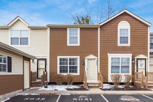 5041 Stoneybrook Blvd in Hilliard, OH - Building Photo