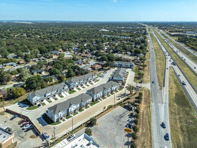 6219 Roby Dr in Arlington, TX - Foto de edificio - Building Photo