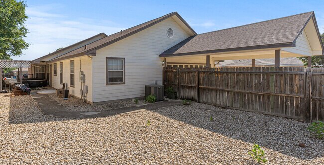 2214 Olympia Dr in Kerrville, TX - Building Photo - Building Photo