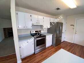 451 Chris Ln in Mary Esther, FL - Building Photo - Building Photo