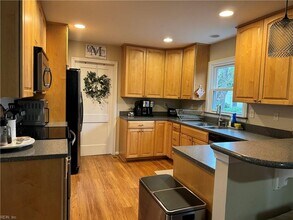 3716 S Queensgrove Cir in Virginia Beach, VA - Building Photo - Building Photo