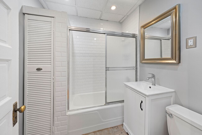 3915 N Seeley Ave, Unit #  02 in Chicago, IL - Building Photo - Building Photo