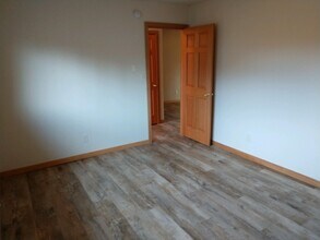 9727 SE 33rd Ave, Unit 1 in Milwaukie, OR - Foto de edificio - Building Photo