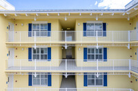 MAGNOLIA KEY in Indialantic, FL - Foto de edificio - Building Photo