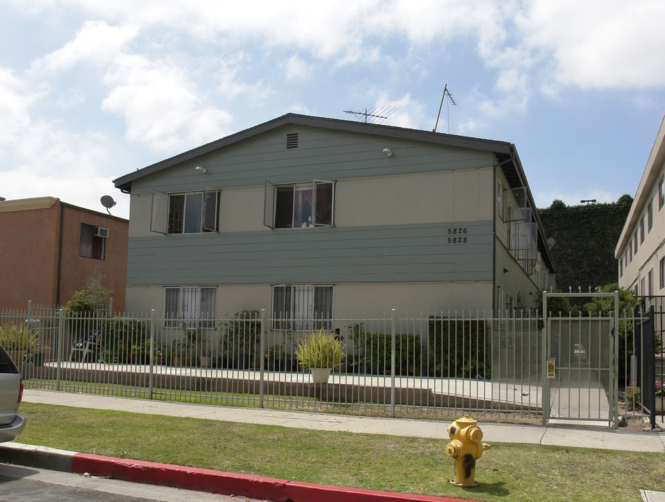 5826 Gregory Ave in Los Angeles, CA - Foto de edificio