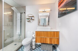 9870 NW 47th Ter in Doral, FL - Building Photo - Building Photo