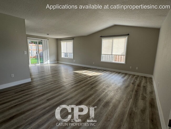 119 Penny Ln in Kelso, WA - Building Photo - Building Photo