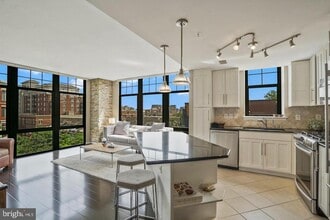 1021 N Garfield St in Arlington, VA - Building Photo - Building Photo