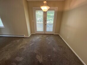 360 Oxford Ct, Unit #4 in Holland, MI - Building Photo - Building Photo