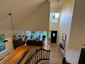 15455 SW Gleneden Dr in Beaverton, OR - Building Photo - Building Photo