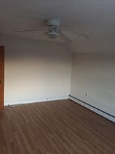 7111 Rising Sun Avenue, Unit 3 rd floor in Philadelphia, PA - Foto de edificio - Building Photo