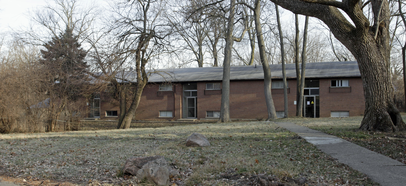 Village Garden in Cincinnati, OH - Building Photo