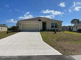 691 Londonderry Cir SE