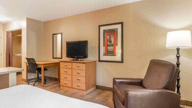 2030 Craig Rd in St. Louis, MO - Building Photo - Building Photo