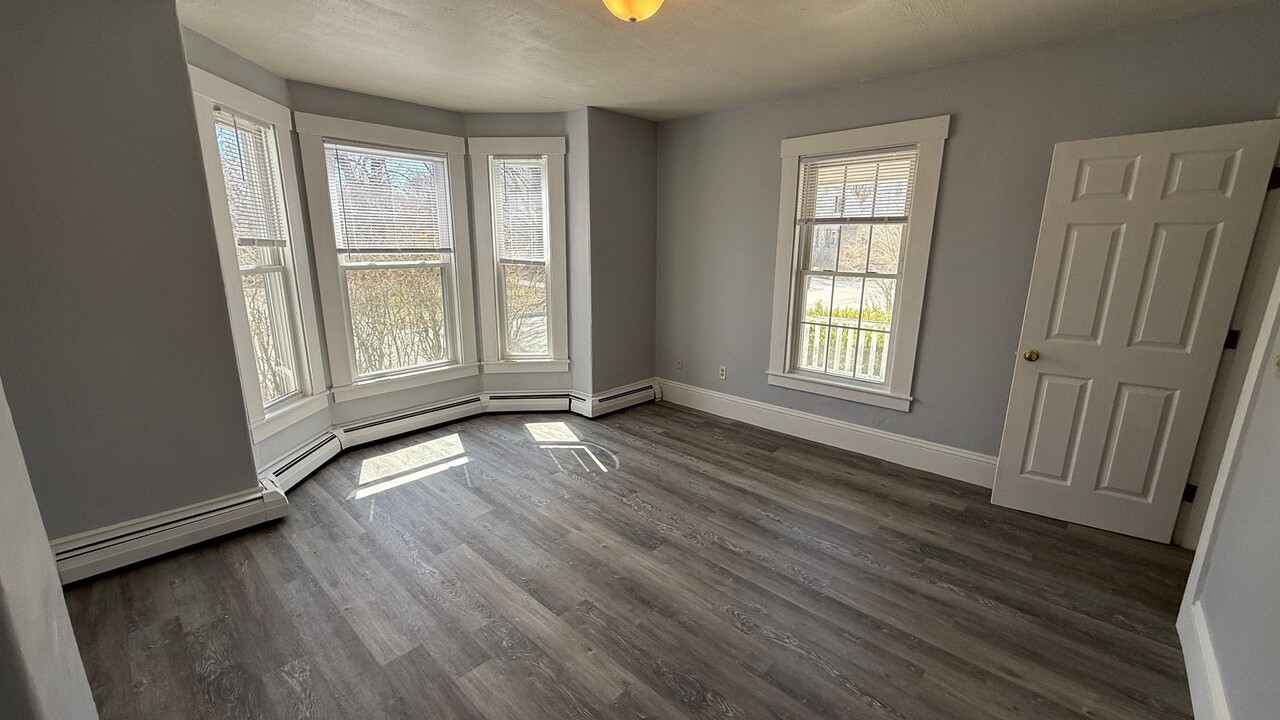 24-26 Hanson Street in Dover, NH - Building Photo