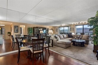 1120 Warburton Ave in Yonkers, NY - Building Photo - Building Photo