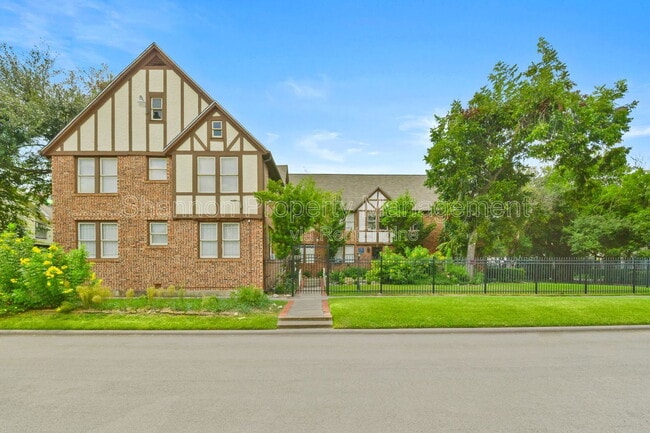 property at 436 Westmoreland St