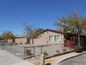 15702-15720 Tern Rd in Victorville, CA - Building Photo - Building Photo